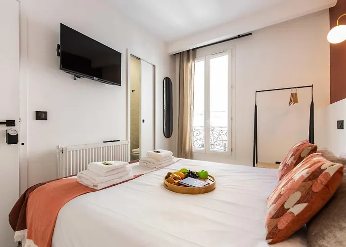 Cosy Bedroom - Tour Eiffel Champs De Mars 5A